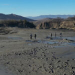 video un loc cu adevarat remarcabil o echipa de cercetatori americani studiaza microorganismele de la vulcanii noroiosi care e scopul lor 693bc7c2c6365