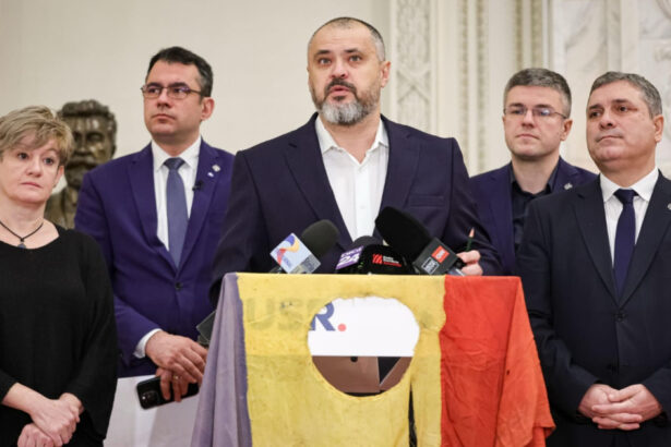 video usr propune interzicerea organizatiilor si simbolurilor comuniste pedepse cu inchisoarea pentru propaganda comunista 69493d4a37844