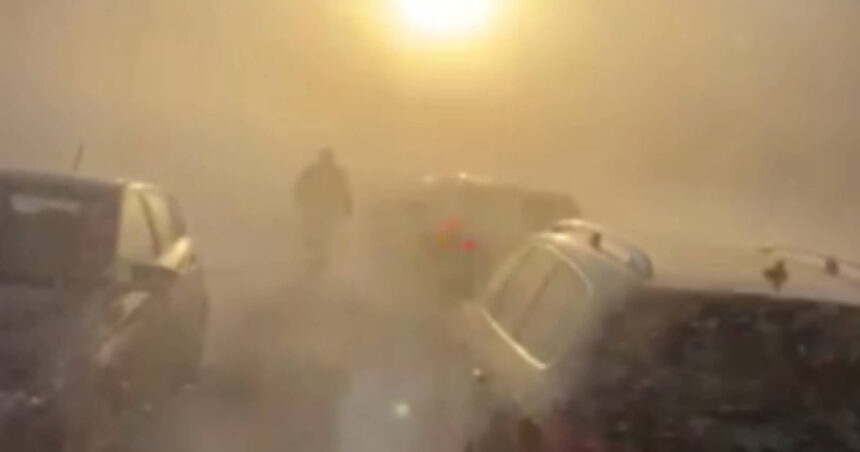 video viscol puternic la ranca autoritatile nu mai permit urcarea in statiune iar masinile sunt insotite de drumari la coborare 69515e52a6192