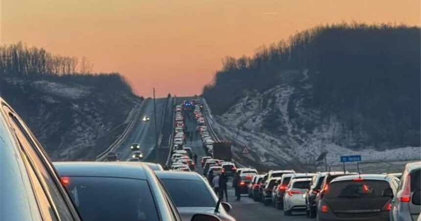 videofoto carambol cu 11 masini implicate pe drumul expres craiova pitesti momentul primului impact 694eb7fa8a6ab