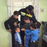 videofoto gestul nobil al unui pompier din botosani a oferit casa mostenita unei familii cu sapte copii 69481982ec65e