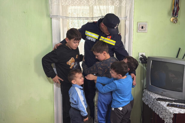 videofoto gestul nobil al unui pompier din botosani a oferit casa mostenita unei familii cu sapte copii 69481982ec65e