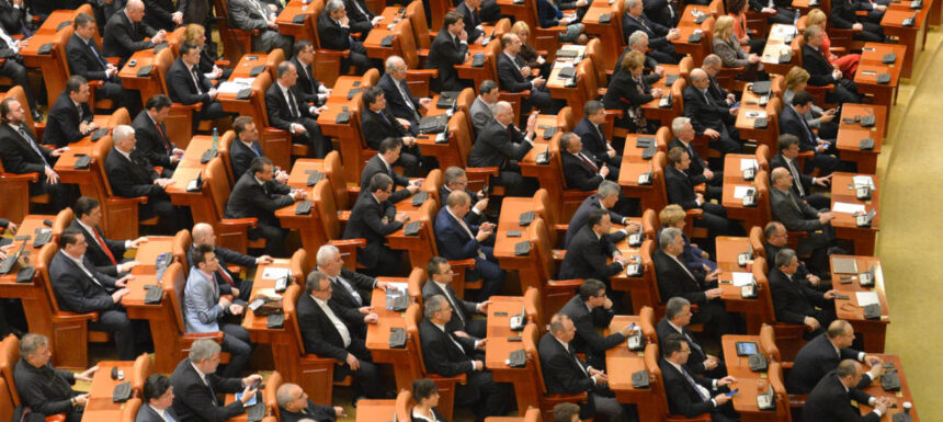 vot final pe legea pensiilor private cum se vor plati banii romanilor bolnavii oncologici nu vor primi suma integrala 694a97512700b