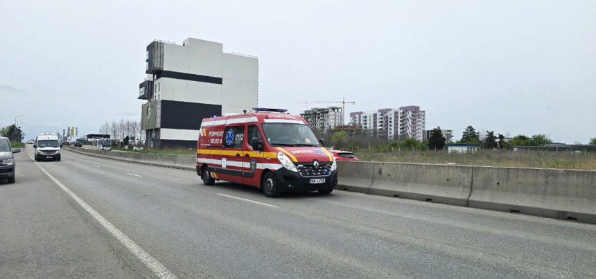 accident grav intre poarta alba si nazarcea un camion s a rasturnat si au fost chemati pompierii 697a09b30cc10