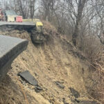 alerta in campina soseaua surpata dupa alunecarea de teren s a prabusit trafic complet blocat 6979c8d127046