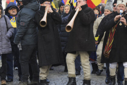 amenzi totale in valoare de 38 000 de lei dupa mitingurile de la iasi si focsani de ziua unirii 69764853a3a8b