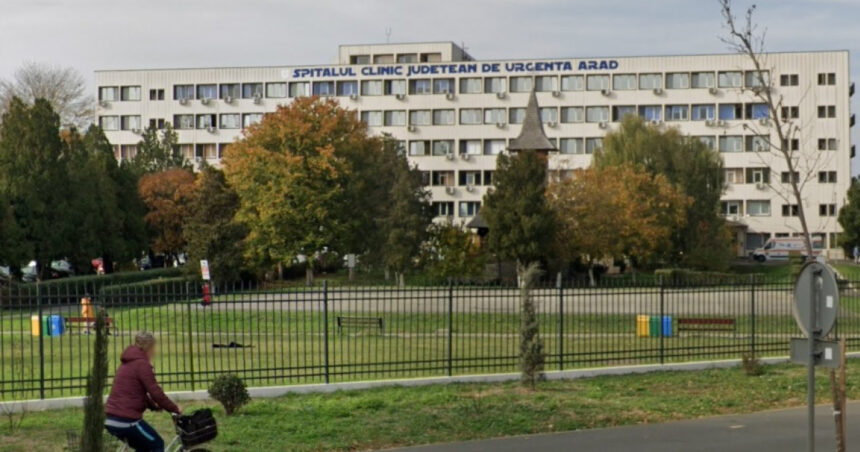ancheta la spitalul arad doi paznici au luat scaunul pe care fusese asezata o pacienta bolnava noi nu stam in picioare la serviciu 697b4802a1fff