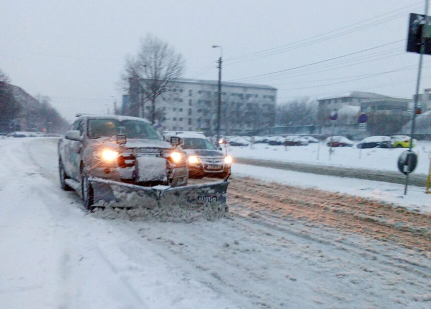 atentie soferi iata numerele scurte la care poti suna pentru a afla care sunt conditiile meteo si starea drumurilor 696dd0d2e04a4