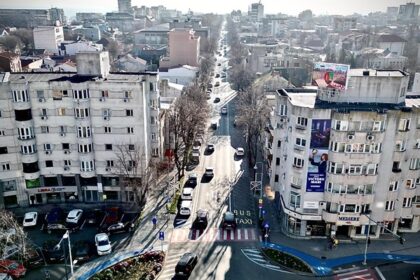 autorizatia pentru ecranul led de pe blocul din zona capitol anulata definitiv dupa ce judecatorii au stabilit ca depaseste dimensiunea legala 697adca95564a