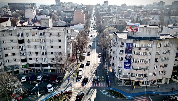 autorizatia pentru ecranul led de pe blocul din zona capitol anulata definitiv dupa ce judecatorii au stabilit ca depaseste dimensiunea legala 697adca95564a