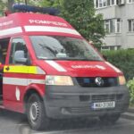 autoturism cuprins de flacari in zona bisericii sfantul antonie cel mare pe strada stefanita voda a fost chemat si smurd ul 697359912b17c