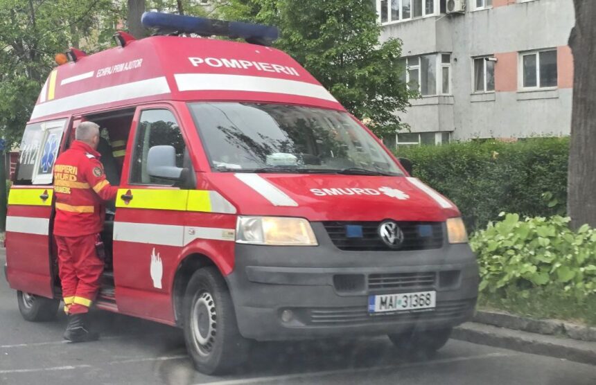 autoturism cuprins de flacari in zona bisericii sfantul antonie cel mare pe strada stefanita voda a fost chemat si smurd ul 697359912b17c