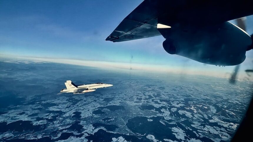 avionul spartan in care se afla nicusor dan a fost escortat de doua aeronave f 18 elvetiene 695eb21a72f92