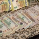 bijuterii ceasuri si bani in valoare de 3 milioane de euro descoperite in bagajele unor cetateni romani pe aeroportul henri coanda 696262cbc8d8b