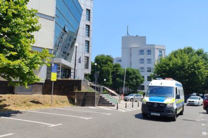 caz socant la constanta implicati un tata si fetita lui in varsta de 4 ani se discuta schimbarea incadrarii juridice 697d3587ee252