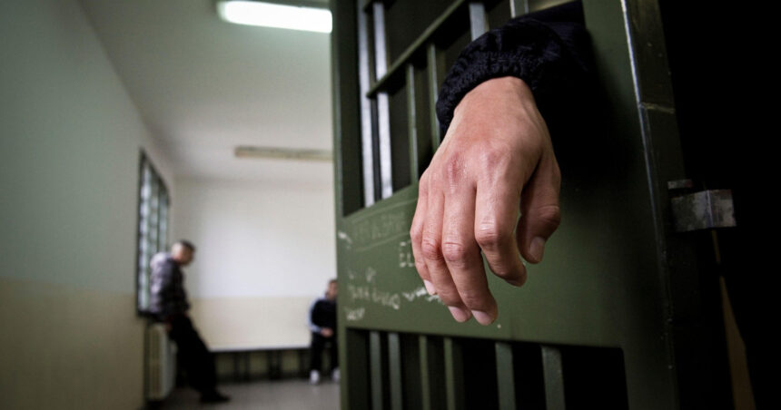 cazul turcului evadat dupa ce primise 22 de ani de inchisoare ce spune legea din romania despre regimul de detentie si recompense 697788437c58f