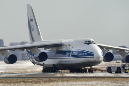 cea mai scumpa amenda de parcare din lume un avion rus antonov an 124 e blocat de patru ani pe pista aeroportului pearson toronto 697710b5842ce