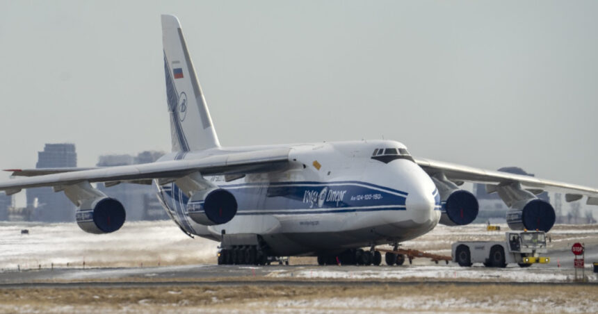 cea mai scumpa amenda de parcare din lume un avion rus antonov an 124 e blocat de patru ani pe pista aeroportului pearson toronto 697710b5842ce