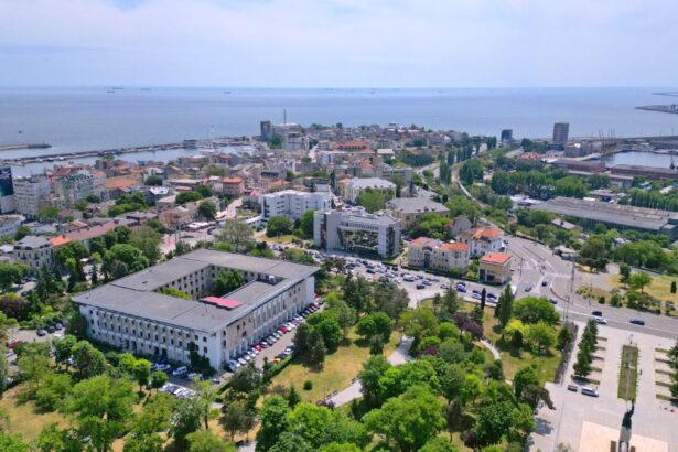 comisia zonala a monumentelor istorice constanta opreste demolarea unei cladiri din 1907 situata in zona de protectie a unui cunoscut monument istoric va deveni groapa de gunoi au avertizat special 6959493848d2d