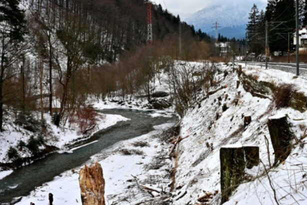 constructorii centurii ocolitoare busteni azuga semnaleaza posibile riscuri de instabilitate a terenului adiacent caii ferate 6967bd4fe607d