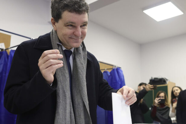 cum defineste nicusor dan fericirea bucuria de a fi parte dintr o constructie mai mare decat tine 697497ee273a6