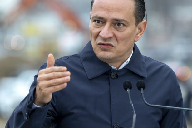 daniel baluta il critica pe ciprian ciucu dupa ce a anuntat scumpirea biletelor stb amatorism sa nu se mai planga la nesfarsit 697357fae8fba