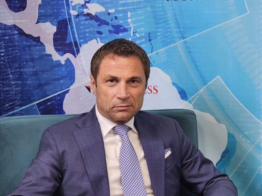 detalii din rechizitoriul in care cristian radu de la mangalia lua mita de la agentii economici de pe site isi comanda hainele cine facea comenzile si cum comunica prin bilete 6972efde00d42