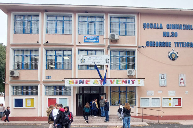 director nou la scoala gimnaziala nr 30 constanta prof nicoleta bercaru imi doresc ca impreuna sa construim un climat bazat pe dialog 6967d77a69179