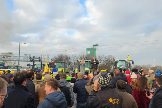 fermierii romani se alatura protestelor de la strasbourg impotriva acordului mercosur 696f2b3aee982