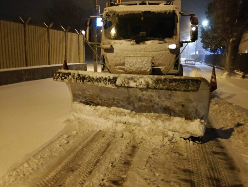 foto constanta sub cod galben de vreme severa echipele de interventie permanent pe teren iata ce recomandari face primaria constanta 696341442742d