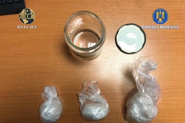 foto flagrant in constanta ce au gasit mascatii de la diicot ingropat pe un teren viran s a lasat cu arestari 696a182ed5e60