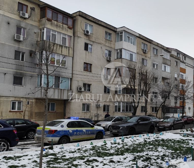 foto video crima ingrozitoare in cartierul poarta 6 din constanta un tanar si ar fi ucis propria mama si dupa o noapte de stat cu cadavrul in casa s a denuntat la politie 696e21a354046