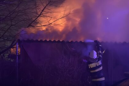foto video incendiu de amploare in tulcea ard mai multe unitati de depozitare din centrul municipiului 6977b08748a09