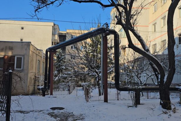foto video un constantean din zona trocadero reclama o avarie la reteaua de termoficare nerezolvata de 3 luni ne puneti in pericol blocul apartamentele aflate in proprietate personala chiar si vie 69652dbb4ca9a