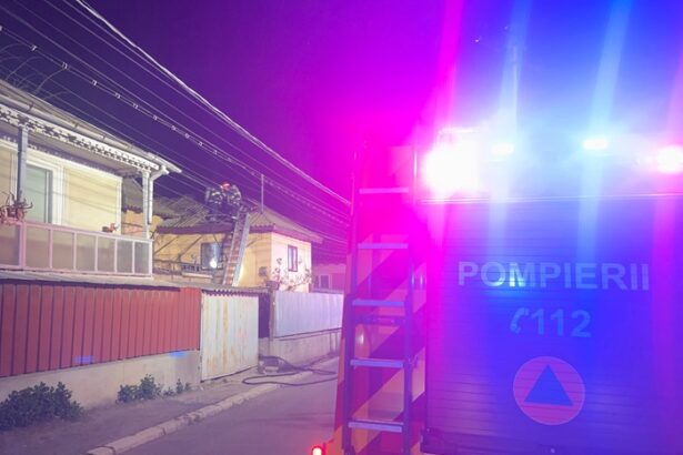 incendiu in cumpana un garaj a luat foc mai multe echipaje de pompieri sunt la fata locului 696bef223815e