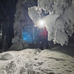 interventie dificila a salvamontistilor din maramures prin zapada care ajunge la 2 metri doi ucraineni au ramas blocati pe munte 697bb507b3dd8