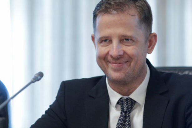 liberalul hubert thuma presedinte al cj ilfov ia apararea primarilor nu ei au decis cresterea taxelor si impozitelor ci guvernul 6961456bd86e5