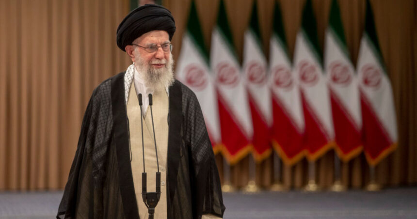 liderul suprem al iranului ayatollahul khamenei da vina pe trump pentru protestele violente din iran 696cee2d1a19e