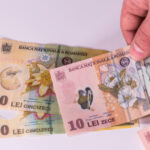 lista ajutoarelor sociale de care beneficiaza romanii in 2026 cuantumul indemnizatiilor lunare si conditiile de acordare 69745c23ca437