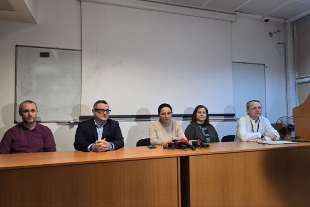 live foto video raluca stefan managerul spitalului judetean constanta directorul medical bogdan obada si mai multi medici declaratii de ultima ora vezi aici despre ce e vorba 69597dac44532