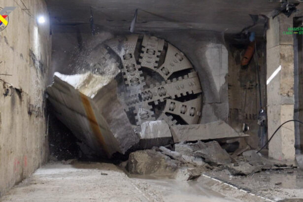 metrorex a anuntat ca scutul de forare sfanta maria a ajuns la gara baneasa tunelul realizat pana acum a trecut de 2km 696fb45546e59