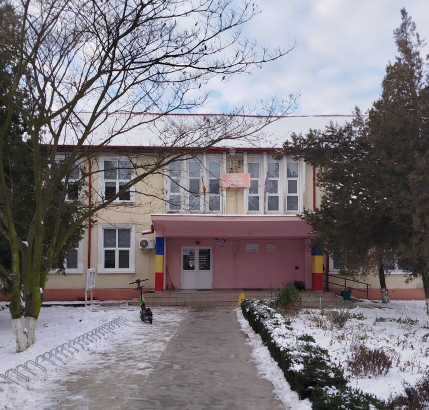 noi demersuri ale parintilor din cobadin impotriva transformarii liceului din comuna intr unul tehnologic concluzii in urma discutiilor cu primarul cristian telehoi 696f65164333c