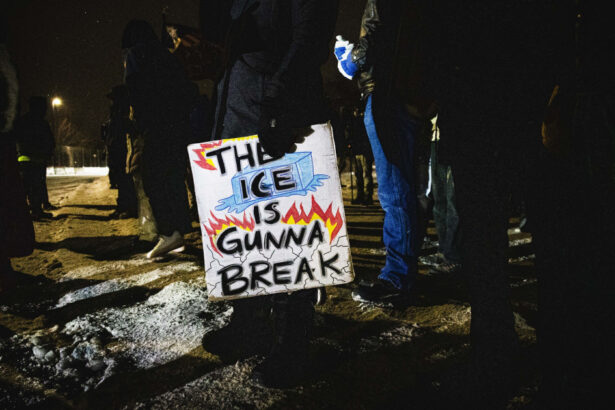 o judecatoare federala din minnesota limiteaza tacticile ice nu pot aresta sau folosi forta impotriva protestatarilor pasnici 696b41685b238