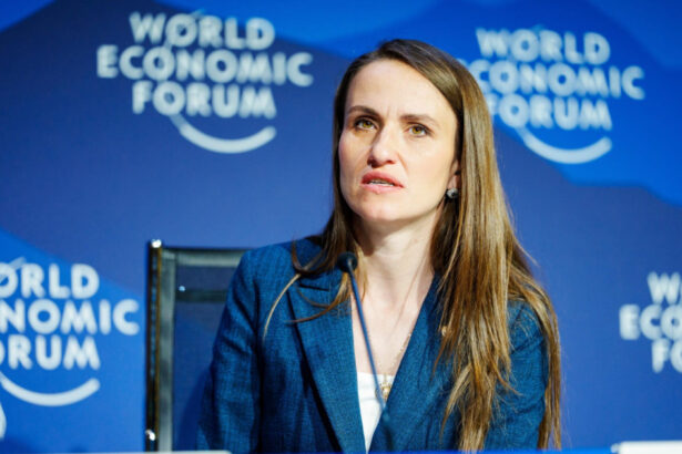 oana toiu declaratii dupa davos romania importa de 120 de miliarde si exporta de 90 de miliarde avem o problema 69745a0ff19b2