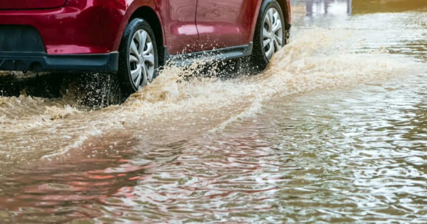 pericol de inundatii hidrologii au emis cod galben de viituri pe rauri din sase judete 695d004be5dba