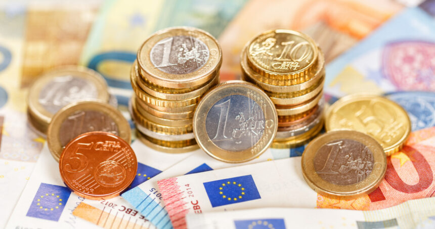 polonia amana adoptarea euro ministrul finantelor economia creste mai rapid decat media ue 6975fe7d20f24