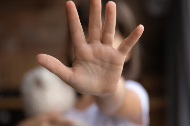 premiera in romania ordin de protectie impotriva unei mame care timp de 6 ani si a tinut copilul departe de tatal sau 696a5274c971a