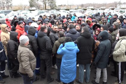 protest al angajatilor de la rafinaria petromidia ce solicita acestia 697c908d963bf