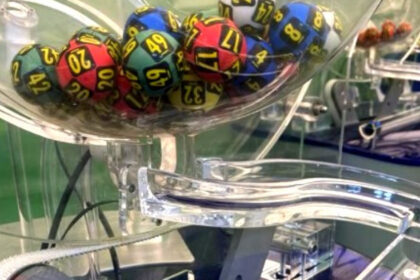 rezultate loto duminica 25 ianuarie 2026 suma uriasa in joc la joker la 6 49 reportul depaseste 351 milioane de euro 6975d484a46cf