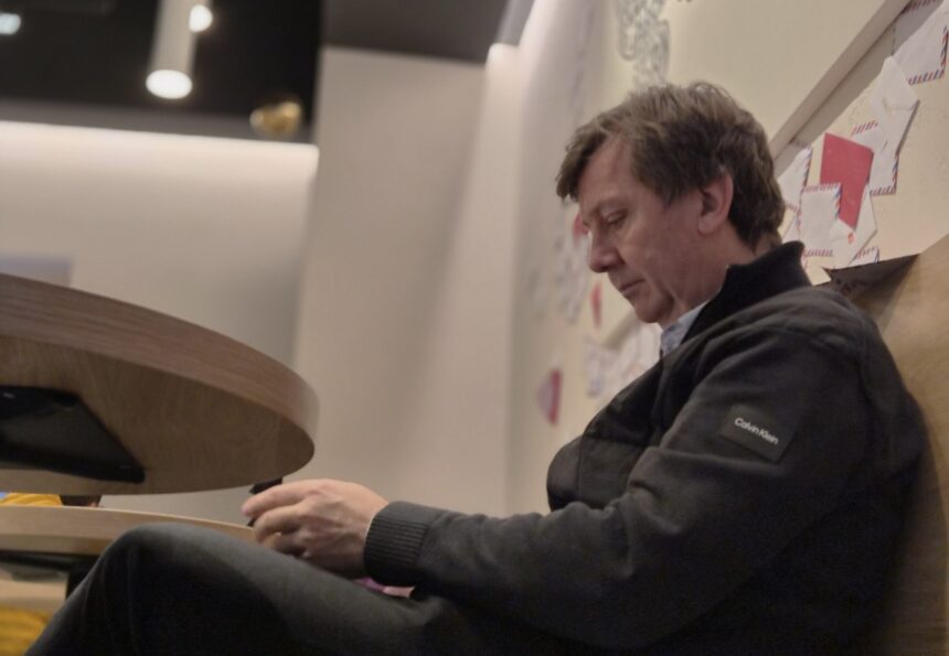 sava de la apa dobrogea litoral e fascinat de telefon 6964fa365c1a5